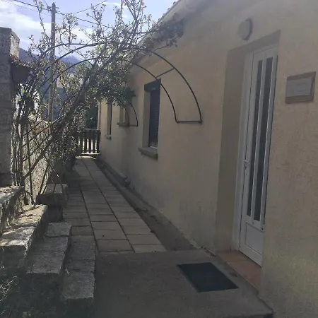 Le Paradis Bed & Breakfast
